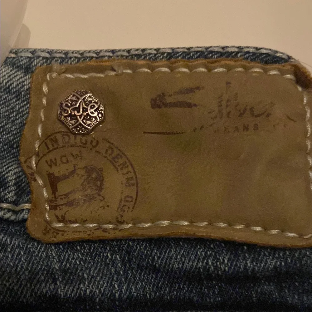 Silver Jeans Blue Boot Cut with Distinctive Stitching - Picture 4 of 5